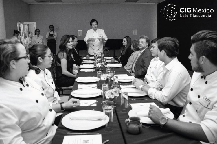 17038544_1460150387393160_473521761678490461_o