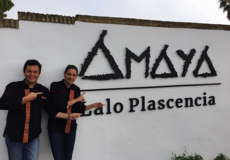 los chefs en la entrada principal