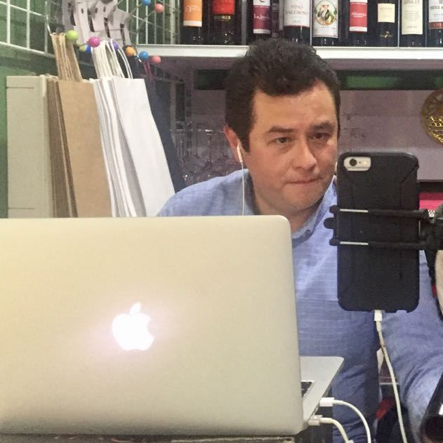 Las redes sociales afectan la manera de comportarse a los cocineros contemporáneos. Ahora se debe exiger una técnica perfecta para cocinar y tuitear.